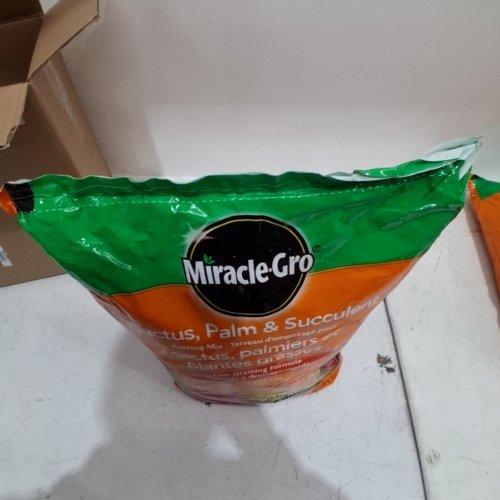 MIRACLE-GRO CACTUS POTTING MIX - 8.8L image 3