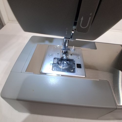 SINGER 4423 HEAVY DUTY SEWING MACHINE (MODEL: 4423) image 2