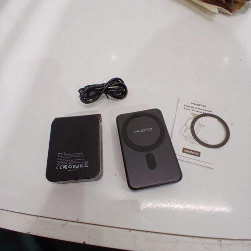 HUOTO FOLDING DETACHABLE 3-IN-1 WIRELESS POWER BANK - 10000MAH - BLACK (MODEL: W33) image 4