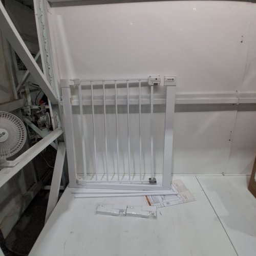 SAFETY 1ST EASY INSTALL AUTO-CLOSE GATE - 29" - 38" WIDE / 28" HIGH - WHITE (MODEL: GA099CWHO1ZY) image 2