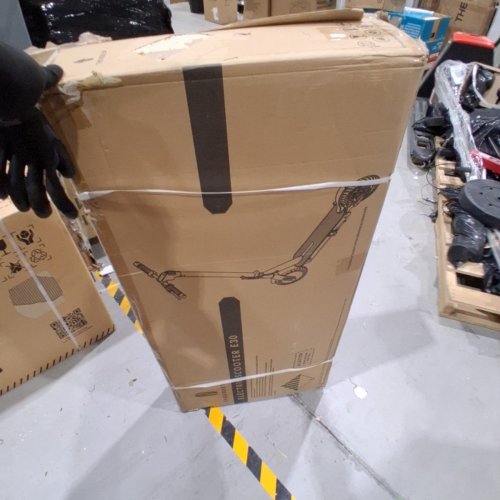 INVANTI FOLDABLE ELECTRIC SCOOTER WITH SMART APP - E30 - 32KM RANGE - 28KM/H - 350W - BLACK - (MODEL: ES09) image 7