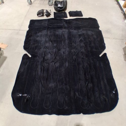 DIKASUN INFLATABLE SUV AIR MATTRESS BED WITH 2 PILLOWS - BLACK image 4