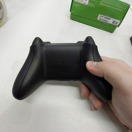 XBOX WIRELESS CONTROLLER – CARBON BLACK FOR XBOX SERIES X|S, XBOX ONE, AND WINDOWS 10 DEVICES image 3