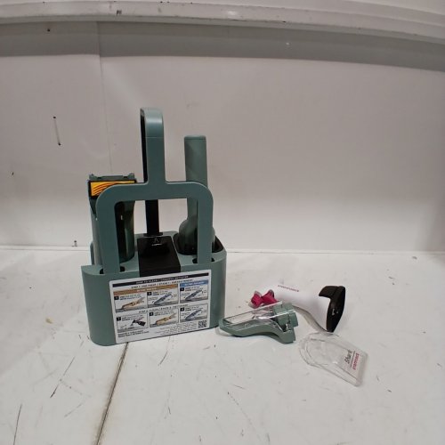 SHARK STAINFORCE CORDLESS HANDHELD CARPET/UPHOLSTERY STAIN CLEANER - (MODEL: HX101C) image 4
