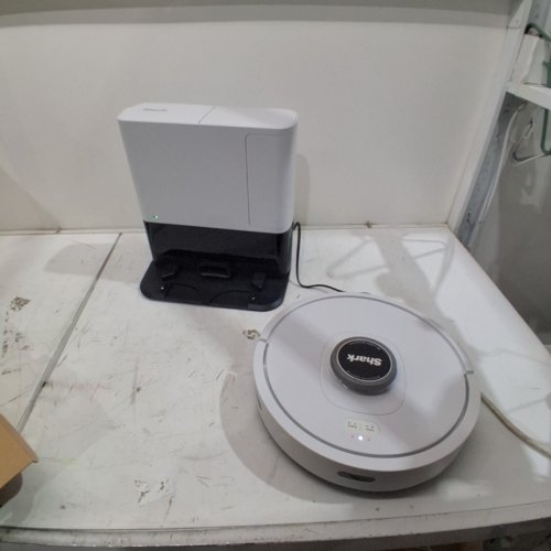 SHARK AI ULTRA ROBOT VACUUM, WITH MATRIX CLEAN AND HOME MAPPING - WHITE - (MODEL: AV231WCDUS) image 3