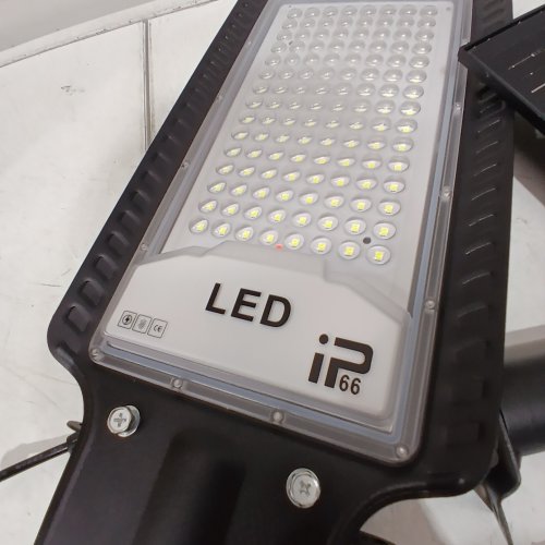 OUTDOOR SOLAR POWERED STREET LIGHT WITH REMOTE - 6500K, IP66 WATERPROOF - BLACK image 2