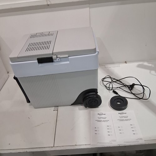 KOOLATRON WHEELED 12V ELECTRIC COOLER/WARMER, 31L - GREY image 2