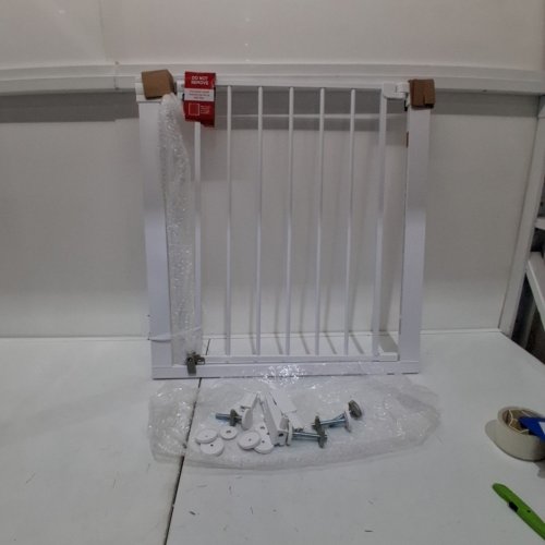 SAFETY 1ST EASY INSTALL WALK THROUGH BABY GATE - 29" TO 38" WIDE X 28" TALL - WHITE (MODEL: GA105CWHOF2) image 2