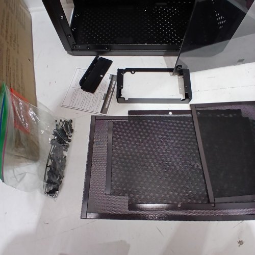 COOLER MASTER MASTERBOX Q300L MATX TOWER W/MAGNETIC DESIGN DUST FILTER, TRANSPARENT ACRYLIC SIDE PANEL, ADJUSTABLE I/O (MODEL: ‎MCB-Q300L-KANN-S00) image 4