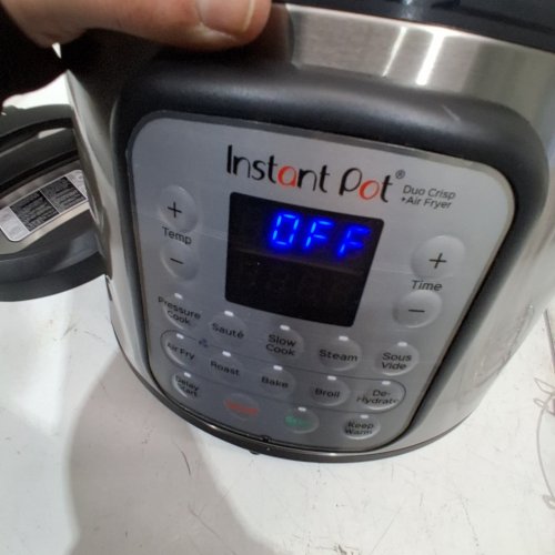 INSTANT POT DUO CRISP MULTI COOKER ELECTRIC PRESSURE COOKER COMBO- 6QUART- SILVER/BLACK (MODEL: DUOCRISPAF6) image 2