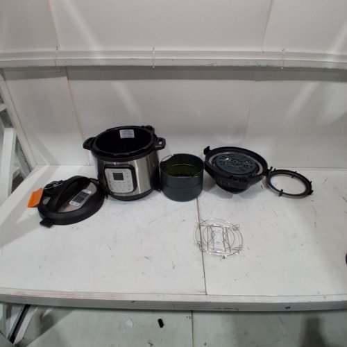 INSTANT POT DUO CRISP MULTI COOKER ELECTRIC PRESSURE COOKER COMBO- 6QUART- SILVER/BLACK (MODEL: DUOCRISPAF6) image 3