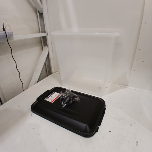 IRIS AIRTIGHT PET FOOD STORAGE CONTAINER, BLACK - 33QT (MODEL: MP-8) image 2