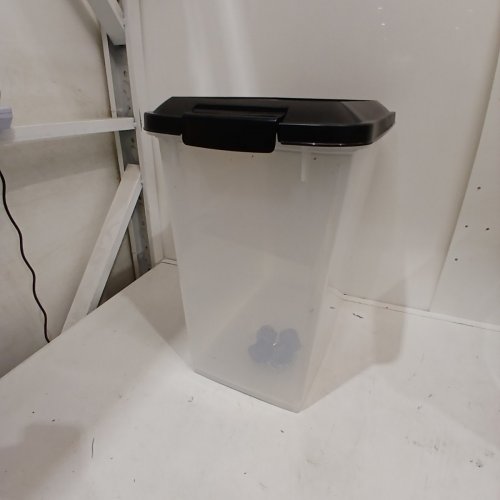 IRIS AIRTIGHT PET FOOD STORAGE CONTAINER, BLACK - 33QT (MODEL: MP-8) image 3