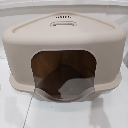 AMAZON BASICS NO-MESS HOODED CORNER TRIANGLE CAT LITTER BOX - CHARCOAL image 2