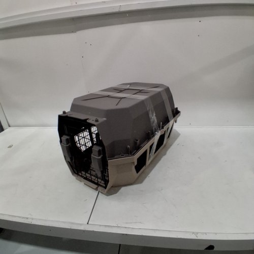AMAZON BASICS RIGID PET CARRIER - 23.6" X 15.7" X 13.0" - (MODEL 10201499 ) image 4