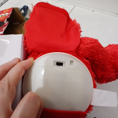 HASBRO SESAME STREET TICKLE ME ELMO GIGGLE MAX - LAUGHING/TALKING - 14" - RED (MODEL: 57956) image 2