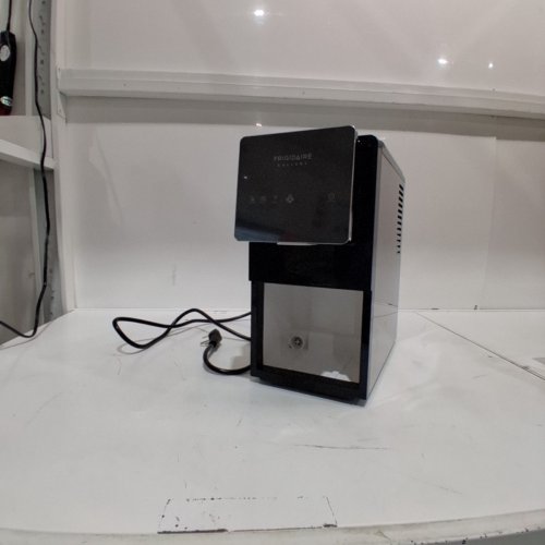 FRIGIDAIRE COUNTERTOP NUGGET ICE MAKER - 2.65L CAP - BLACK (MODEL: EFIC232-BLACK) image 3