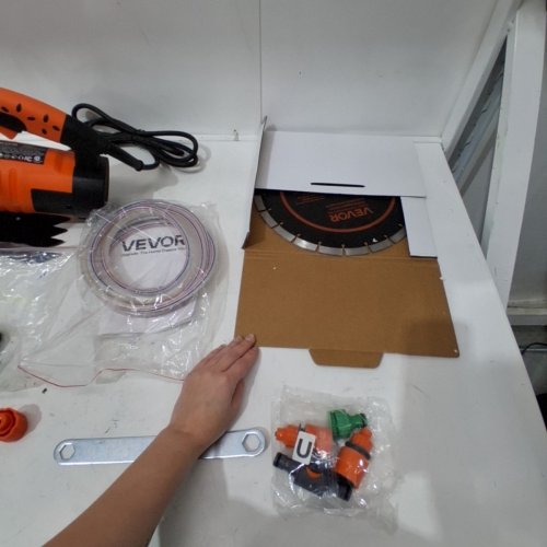 ELECTRIC CONCRETE SAW WITH 15A MOTOR WATER LINE PUMP - 12" BLADE - 4.5" MAX CUTTING DEPTH - 1800W - ORANGE (MODEL: DC305) image 4