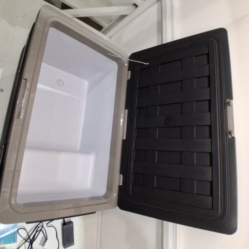 EUHOMY PORTABLE APP CONTROL DUAL-ZONE ADJUSTABLE COOLING REFRIGERATOR FREEZER / COOLER WITH HIGH-EFFICIENCY FROST-FREE COMPRESSOR / LCD DIGITAL CONTROL / HANDLE & WHEELS - 75QT - BLACK / GREY (MODEL: U75 / CF011-75BL-CAEH) image 5