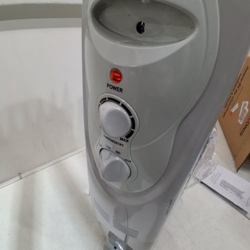PELONIS PORTABLE ELECTRIC OIL FILLED RADIATOR WITH CASTOR WHEELS AND TIP OVER PROTECTION - 1500W - 120V - 250SQFT - WHITE (MODEL: PHO15A2AGW) image 2