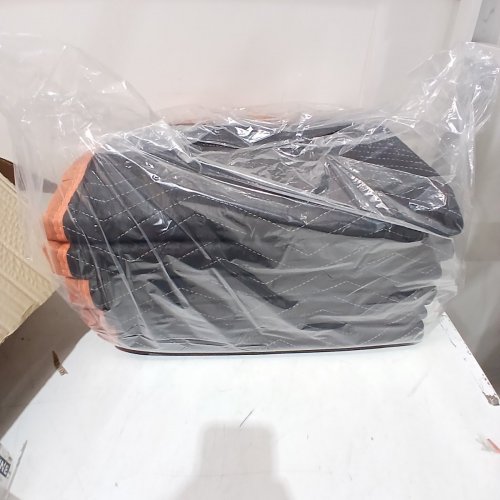 6PK AMAZON BASICS MOVING BLANKETS - 72" X 40" - BLACK/ORANGE (MODEL: 840324425598) image 2