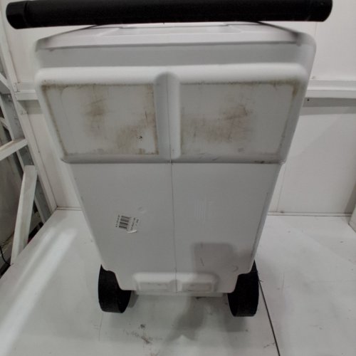 IGLOO MAXCOLD LATITUDE FLIP AND TOW WHEELED COOLER - 90QT/85L- WHITE (MODEL:4905551) image 4