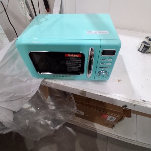 GALANZ RETRO-STYLE DIGITAL MICROWAVE OVEN - 0.7CU.FT - AQUA GREEN (MODEL: GLCMKZ07GNR07) image 2