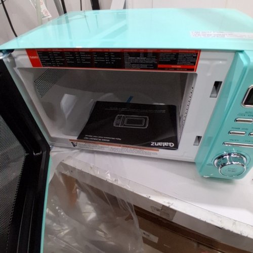 GALANZ RETRO-STYLE DIGITAL MICROWAVE OVEN - 0.7CU.FT - AQUA GREEN (MODEL: GLCMKZ07GNR07) image 3