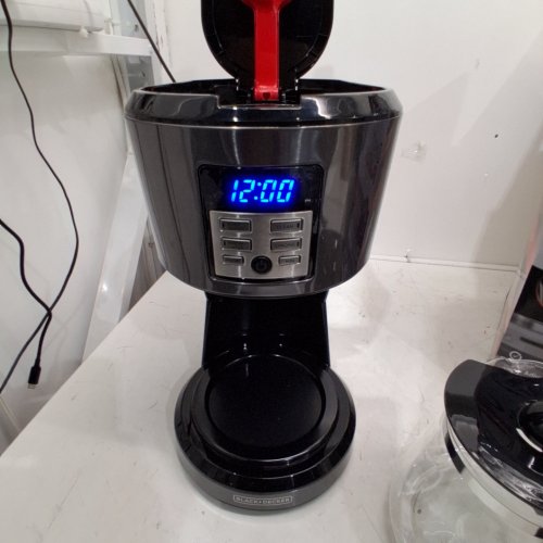 BLACK + DECKERPROGRAMMABLE COFFEE MAKER- 12-CUP CAP - BLACK STAINLESS STEEL- (MODEL:CM1331BSC) image 2