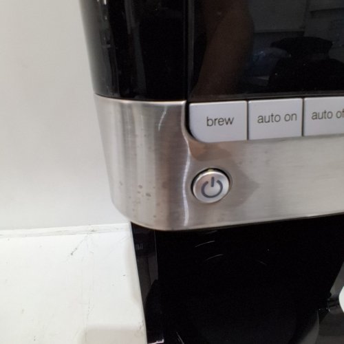 BRAUN BREWSENSE 12-CUP DRIP COFFEE MAKER - BLACK/SILVER (MODEL: KF7150BK) image 4