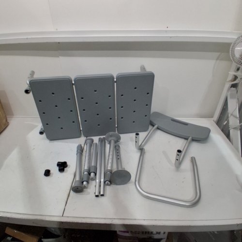 MEDLINE GUARDIAN BATHTUB TRANSFER BENCH WITH BACK SUPPORT & SUCTION FEET - 400LBS CAPACITY - GREY (MODEL: G3-100KBX1) image 2