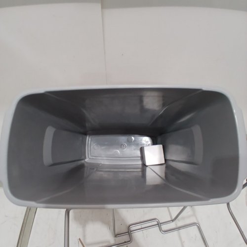 KNAPE AND VOGT IN-CABINET SINGLE SOFT-CLOSE BOTTOM-MOUNT PULL-OUT TRASH CAN/WASTE BIN - 8.375" X 20.125" X 17.313" / 20QT - PLATINUM GREY - (MODEL: SCB-9-1-20) image 7