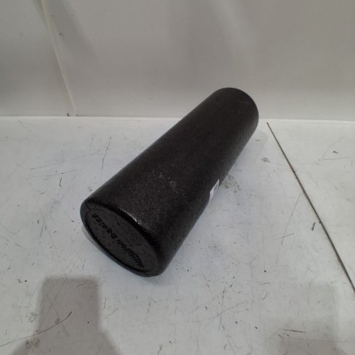 AMAZON BASICS HIGH-DENSITY ROUND FOAM ROLLER - 18'' - BLACK image 3