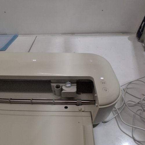 CRICUT EXPLORE 5 VINYL CUTTING MACHINE ESSENTIAL BUNDLE - CREAM (MODEL: CXPL204C / 8003147) image 4
