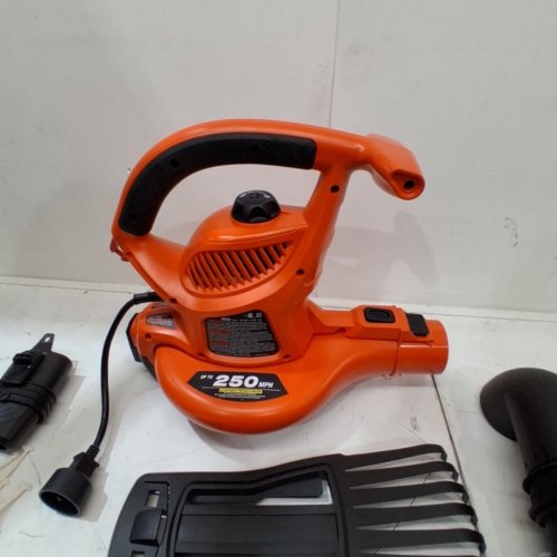 BLACK AND DECKER CORDED ELECTRIC LEAF BLOWER/VACUUM/MULCHER - 250MPH/12AMP - BLACK/ORANGE (MODEL: BV6600) image 6