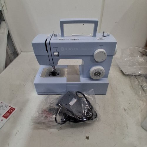 SINGER HEAVY DUTY METAL FRAME HIGH SPEED SEWING MACHINE - MELTWATER BLUE (MODEL: 4423) image 3