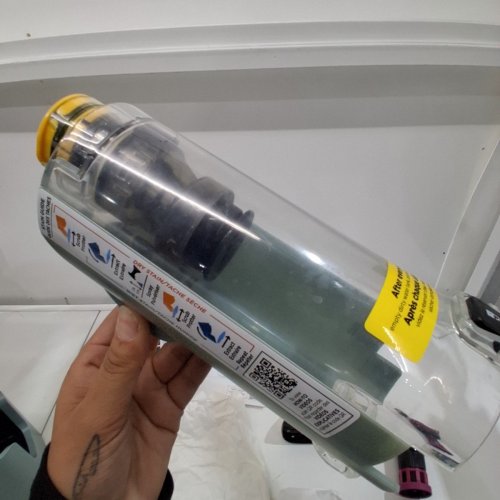 SHARK STAINFORCE CORDLESS HANDHELD CARPET/UPHOLSTERY STAIN CLEANER - (MODEL: HX101C) image 4