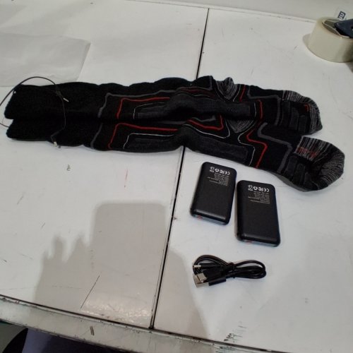 2PR ELECTRIC HEATED SOCKS WITH BATTERY PACKS AND CHARGERS - OSFM - BLACK/RED/GRAY image 2