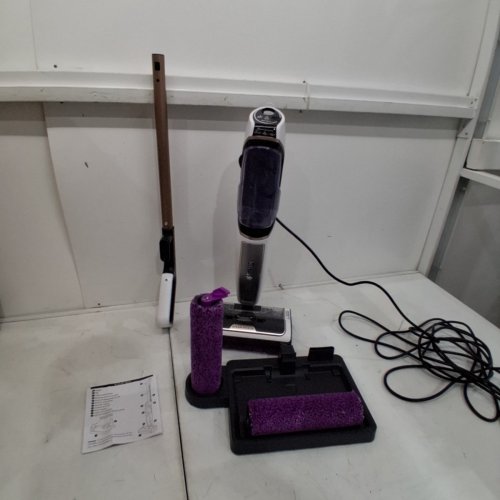 SHARK 3-IN-1 STEAM PICKUP LIGHTWEIGHT CORDED STEAM MOP - BLACK (MODEL: SD205CCO) image 3