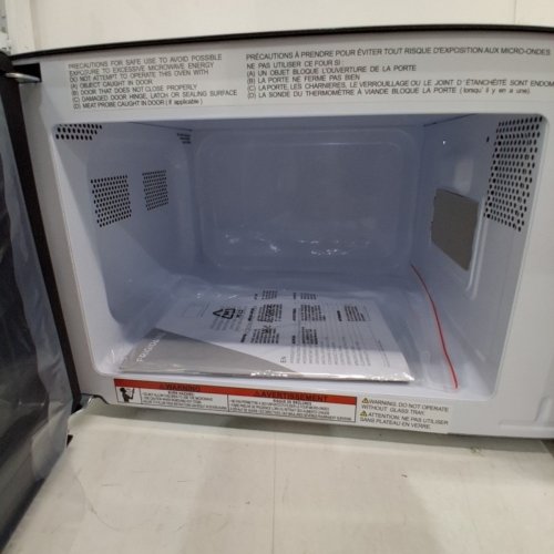 FRIGIDAIRE RETRO MICROWAVE OVEN - 0.7CU.FT - 700W - RETRO BLACK/GOLD (MODEL: EMW788-BLACKGLD) image 4