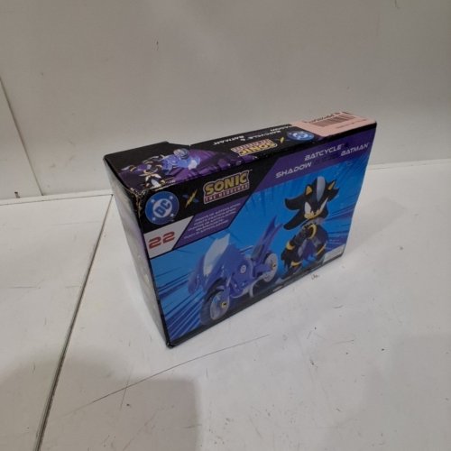 JAKKS PACIFIC SONIC THE HEDGEHOG DC BATCYCLE & BATMAN ACTION FIGURE SET - BLUE/ BLACK image 3
