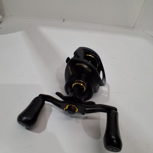 BPS MEGACAST BAIT CASTER REEL - 6:6:1 RATIO RIGHT HANDLED - BLACK (MODEL: MGT10HA) image 2