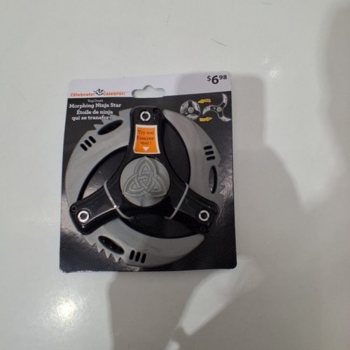 WAY TO CELEBRATE! MORPHING NINJA STAR TOY - BLACK AND WHITE (ITEM: WM10425UK) image 2