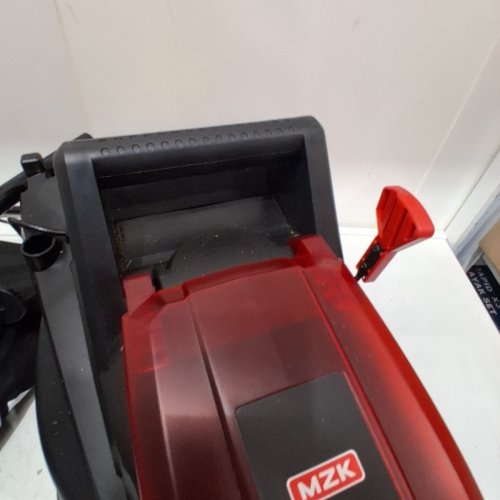 MZK CORDLESS ELECTRIC LAWN MOWER - 2X20V BATTERY - 13" - RED/BLACK (MODEL: ET1608) image 6