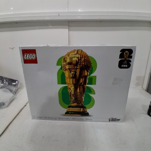 2842PC LEGO FIFA 2026 WORLD CUP OFFICIAL TROPHY (MODEL: 43020) image 4