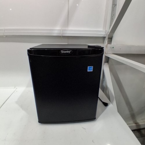 DANBY COMPACT MINI FRIDGE - 1.0 CUBIC FEET - BLACK - (MODEL: DAR010A1BDB) image 3