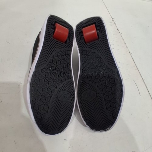 UNISEX HEELYS PRO 20 CANVAS LOW TOP WHEELED SKATE SHOES - SIZE 5 YOUTH - BLACK RED WHITE (STYLE: HE100757) image 4