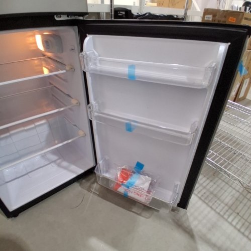 FRIGIDAIRE STAINLESS STEEL 2 DOOR FRIDGE/FREEZER - 4.5 CU FT. - SILVER/BLACK (MODEL: EFR463-B) image 4