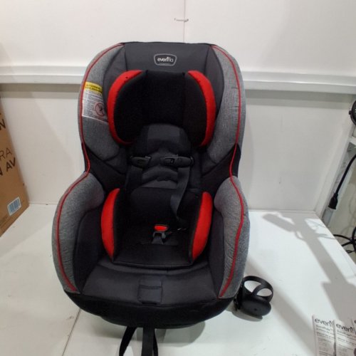 EVENFLO TITAN 65™ CONVERTIBLE CAR SEAT image 3