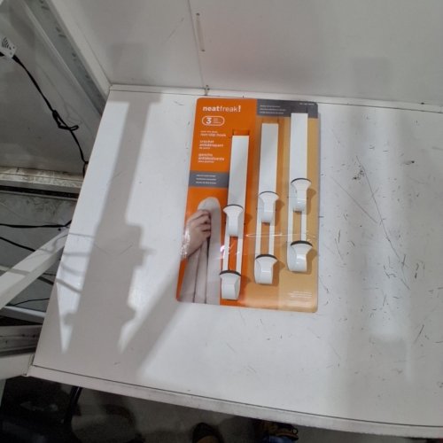 3PK NEATFREAK! OVER-THE-DOOR NON-SLIP HOOKS - WHITE/GREY (MODEL: 1993761) image 3